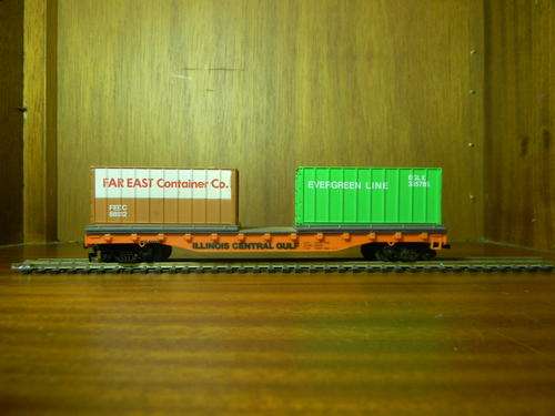 LIFE LIKE HO FLAT BED WITH CONTAINERS