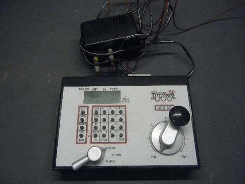 DIGITRAX CONTROLER & UT4 UTILITY THROTTLE