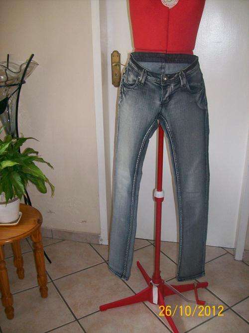 Jeanse Dinamit .Size 27. Washed out bkack