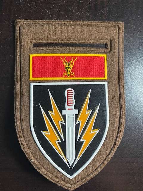 61 Mechanised shoulder flash with army command bar
