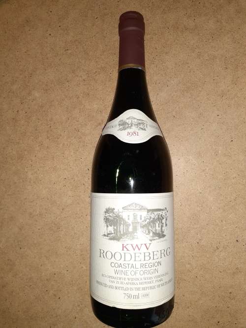 Two boxes (24 bottles) collectable wines: KWV Cabernet Sauvignon 1982 and KWV Roodeberg 1981