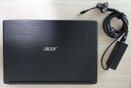 Bargain Acer Aspire 3 Desktop/Laptop (Used but near new condition)