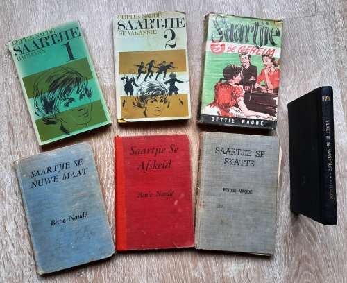 Bargain - 11 x Saartjie reeks boeke deur Bettie Naude (Topsy Smith, 1914 - 1985)