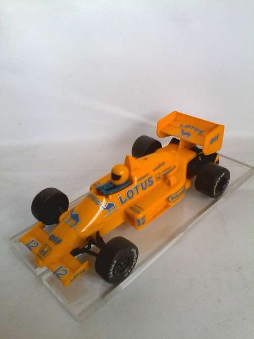 YEAR END STOCK CLEARANCE SALE! - Scalextric Camel Lotus Honda T98 F1