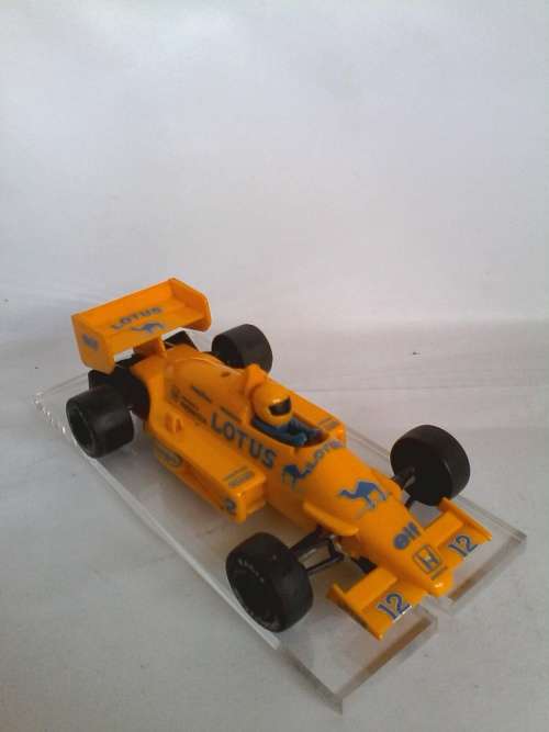 YEAR END STOCK CLEARANCE SALE! - Scalextric Camel Lotus Honda T98 F1