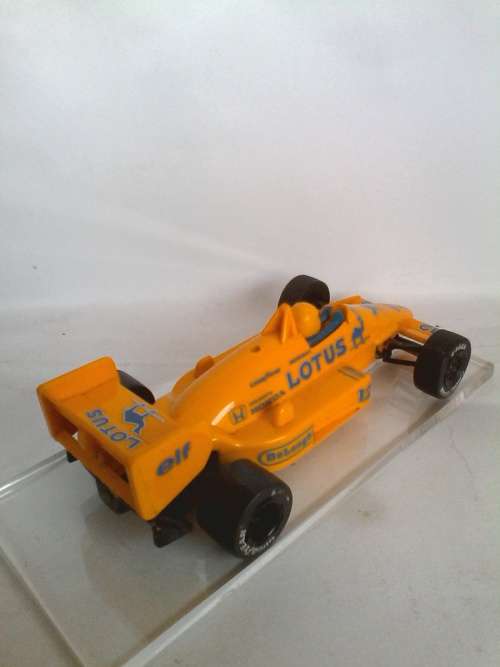YEAR END STOCK CLEARANCE SALE! - Scalextric Camel Lotus Honda T98 F1
