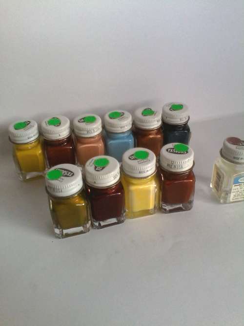 Testors Enamel Model Paint mixed lot of 10 different colors - FREE Thinners.