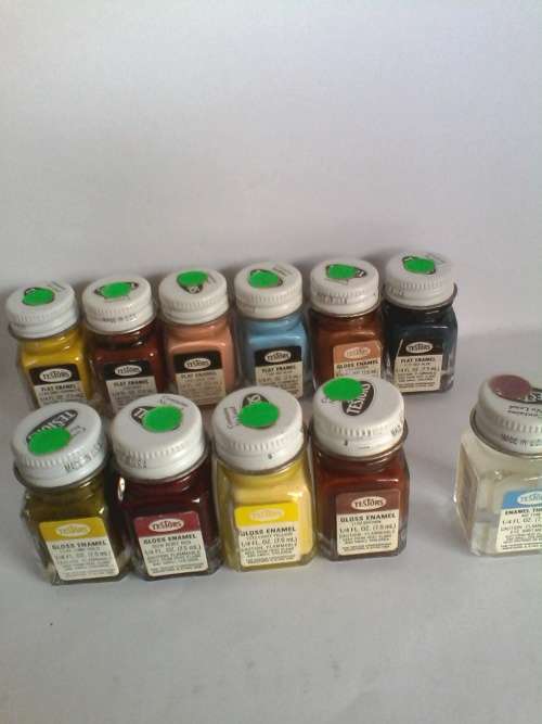 Testors Enamel Model Paint mixed lot of 10 different colors - FREE Thinners.