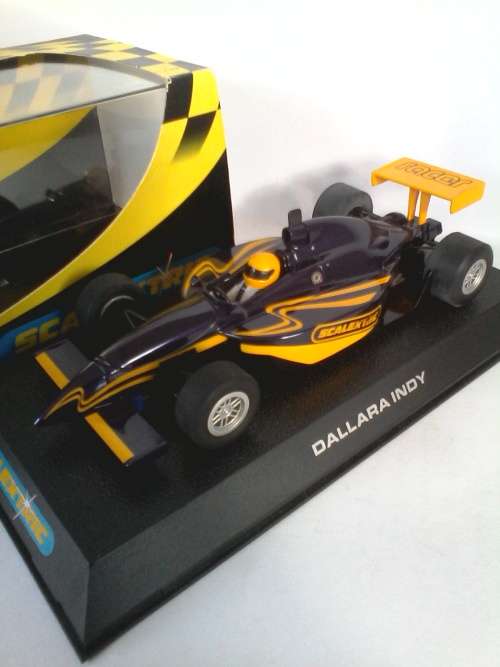 Scalextric C2606 Dallara Indy "Collectors Club 2004" Mint Boxed