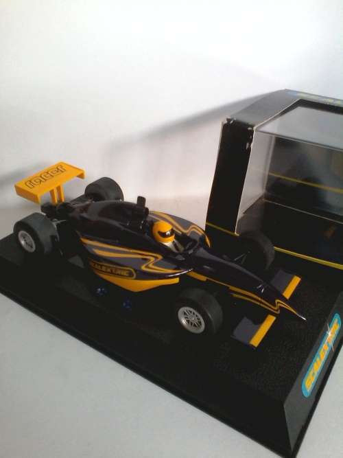 Scalextric C2606 Dallara Indy "Collectors Club 2004" Mint Boxed
