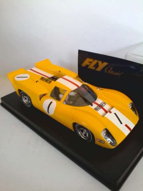 Fly C32 Lola T70 Mk 3B Thruxton 1969 Mint Boxed