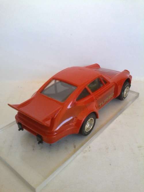 YEAR END STOCK CLEARANCE SALE! - Scalextric Porsche 930 Turbo Red
