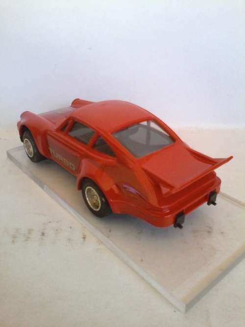 YEAR END STOCK CLEARANCE SALE! - Scalextric Porsche 930 Turbo Red