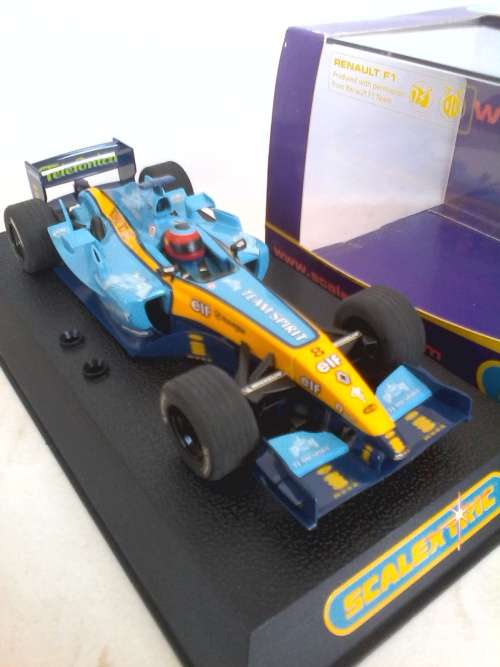 Scalextric C2582 Renault R24 F1 No.8 Mint Boxed