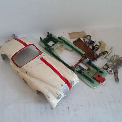 Highway Pioneers Jaguar XK120 Plastic Kit Boxed