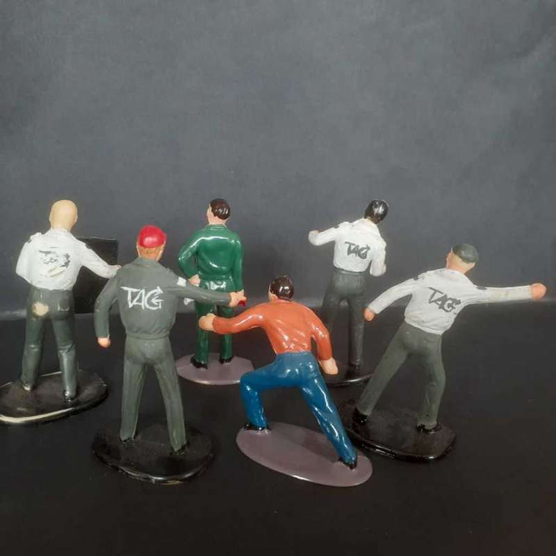 6 x Scalextric Figures Pit Mechanics and Officials