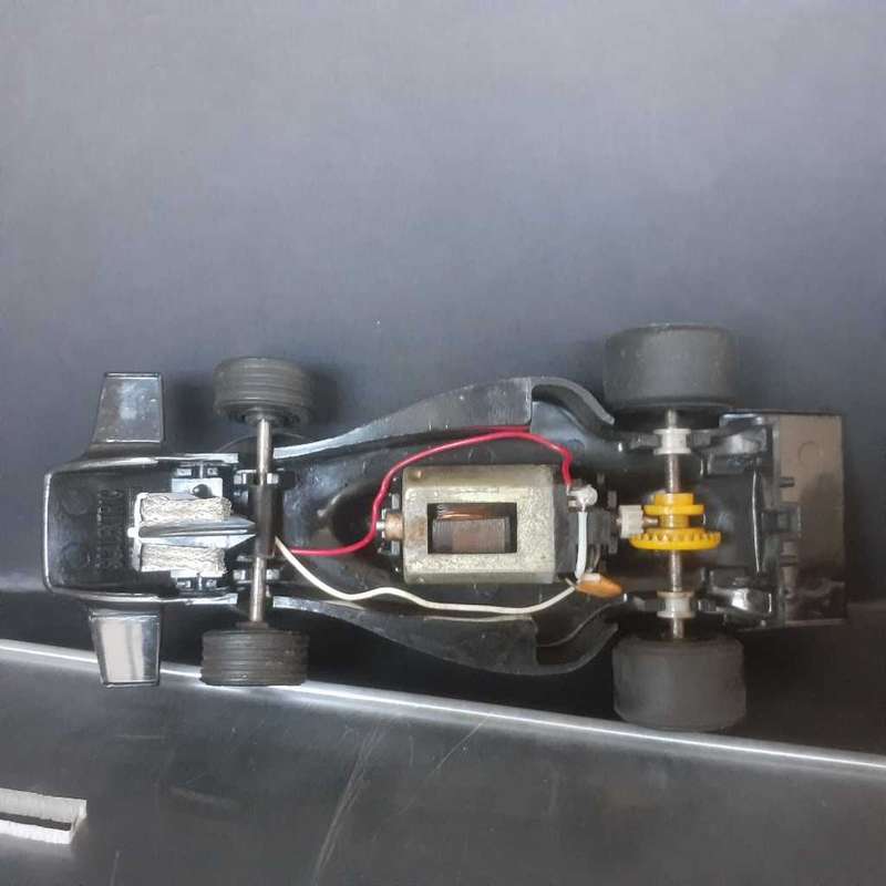 YEAR END STOCK CLEARANCE SALE - Scalextric C105 UOP Shadow Formula 1