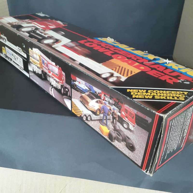 Scalextric C302 Juggernaut Lowloader Boxed