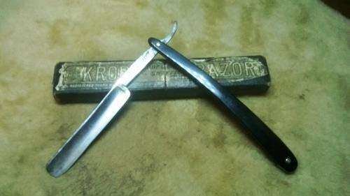 Vintage, Retro, Original KROPP RAZOR in Original Holder.