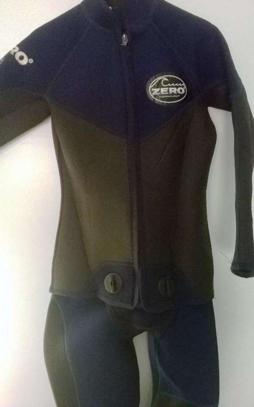 5mm Zero Rhinohide Mens Wetsuit. Medium sized. Hardly used.