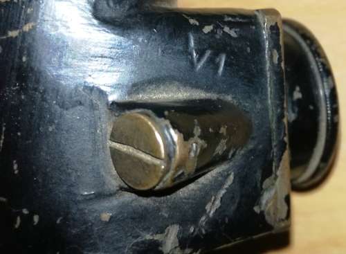 WW II RIFLE SCOPE STAMPED HBM & CO. NO.32 MK II with MOUNTING BRACKET.