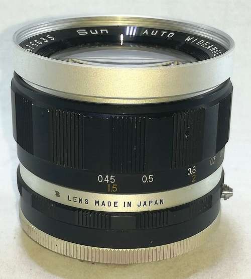 Sun 28mm f28 Auto Wide Angle Lens for M42 Screw with Caps. Working Condition