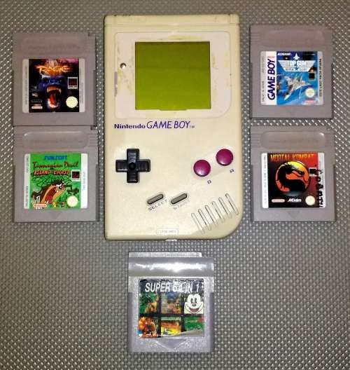 Original Nintendo GameBoy Bundle. Console with 5 Games