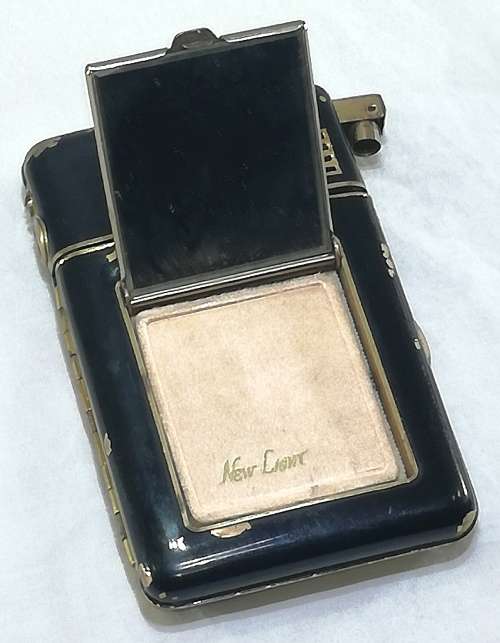 VINTAGE ART DECO NEW LIGHT ENAMEL CIGARETTE CASE LIGHTER W/MIRROR. MADE IN JAPAN