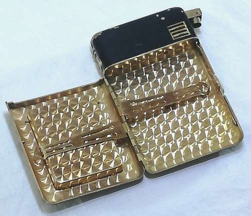 VINTAGE ART DECO NEW LIGHT ENAMEL CIGARETTE CASE LIGHTER W/MIRROR. MADE IN JAPAN