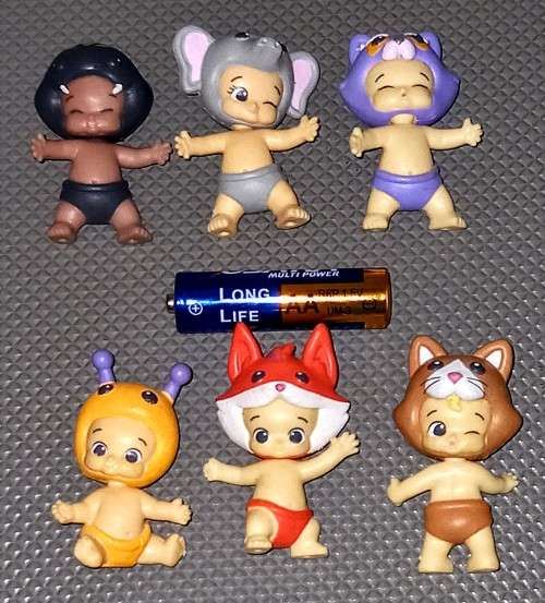 6 x TWOZIES CHARACTERS from Season 1.