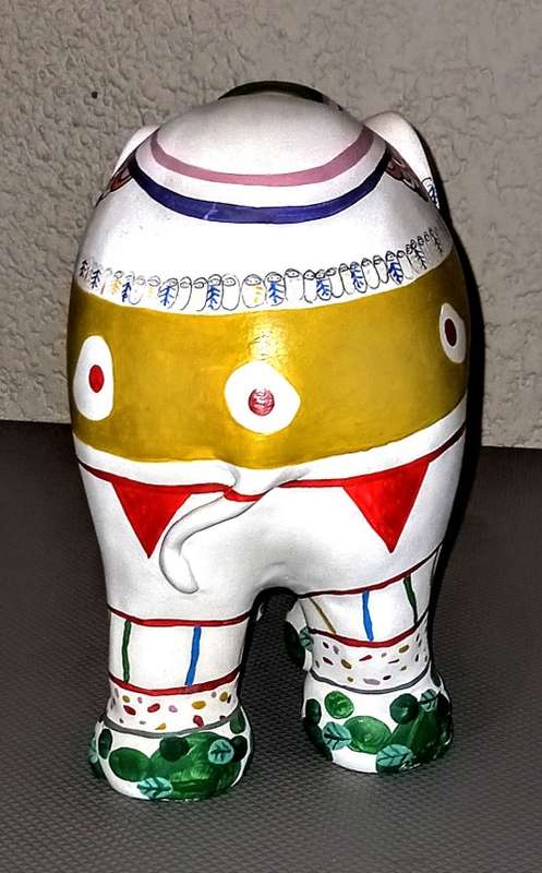 Beautiful Elephant Parade Poly Resin Elephant 2007. 19cm Tall x 20cm x 12cm