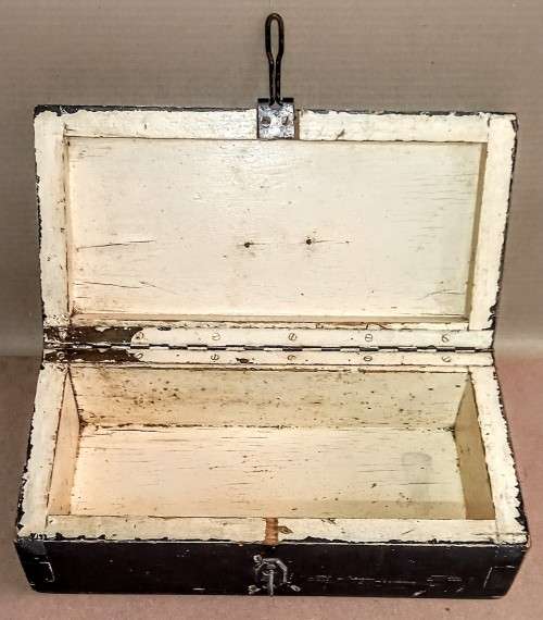 SADF 4 Signals Squadron Wooden Box. 35cm x 17cm x 11cm
