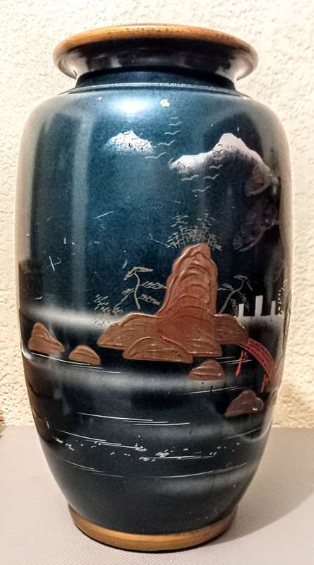 Large Vintage Japanese NORLEANS Hand painted Ceramic Vase. Green with Gold Trim. 41cm Tall and Heavy