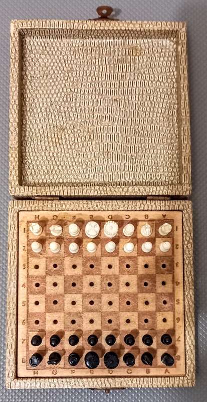 Vintage Chess Boardgame in Wooden Case. 13cm x 13cm x 3cm