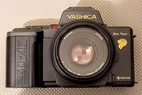Yashica 230 AF Auto Focus 35mm Film Camera in Working Condition