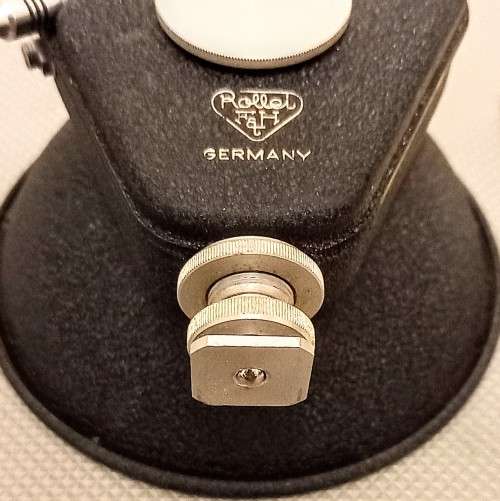 Rolleiflash Hotshoe Flash Unit Germany with 15 Flashbulbs. Good condition