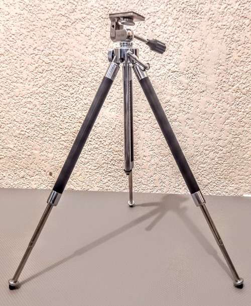 Vintage Saiga Camera Tripod. Extends to 1.3m