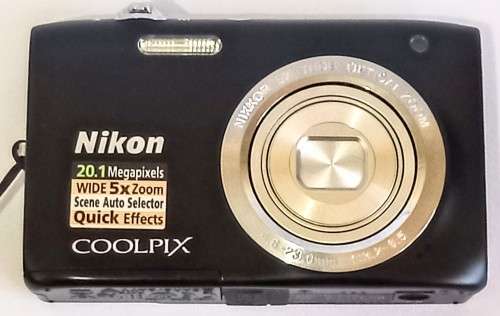 Nikon Coolpix S2800 20.1 MegaPixel Digital Camera in Working Condition