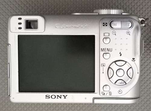 Sony Cyber-Shot DSC-W1, 5.1 MegaPixel Digital Camera in Working Condition