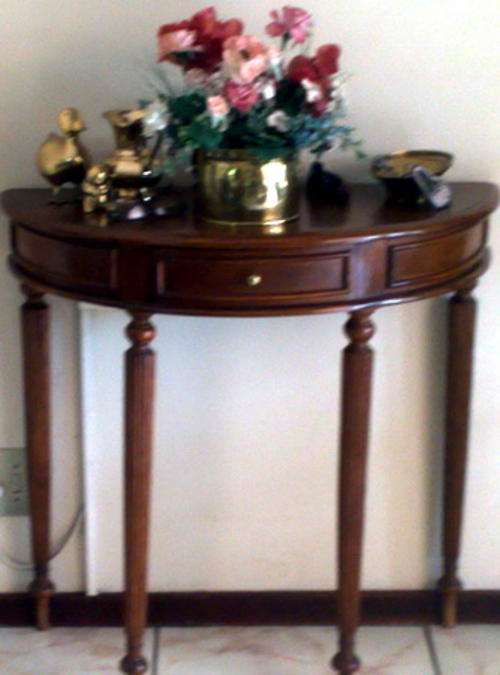 Balcombs Half Moon Table