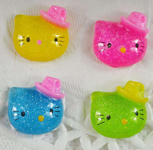 5 PCS RESIN GLITTER HELLO KITTY WITH HAT FLAT BACK EMBELLISHMENTS FOR ARTS & CRAFTS - GREEN