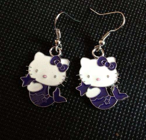 HELLO KITTY EARRINGS - PURPLE