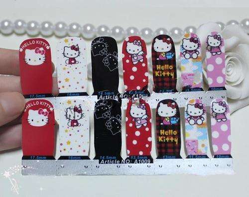 NAIL ART - HELLO KITTY