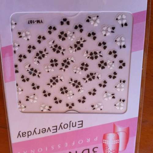 NAIL ART