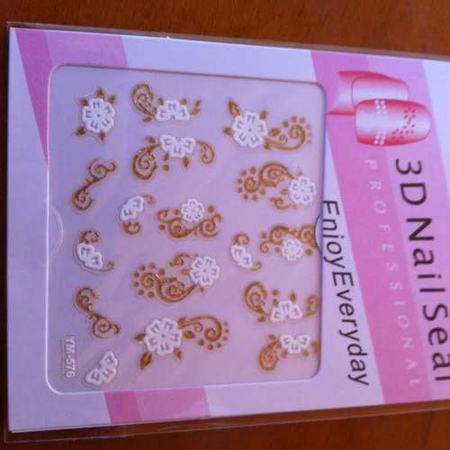 NAIL ART