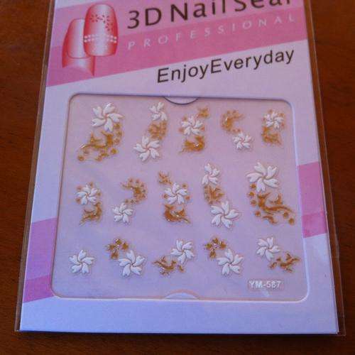 NAIL ART