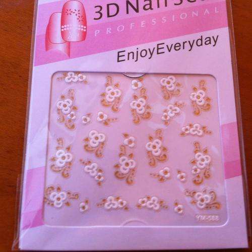 NAIL ART