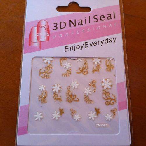 NAIL ART