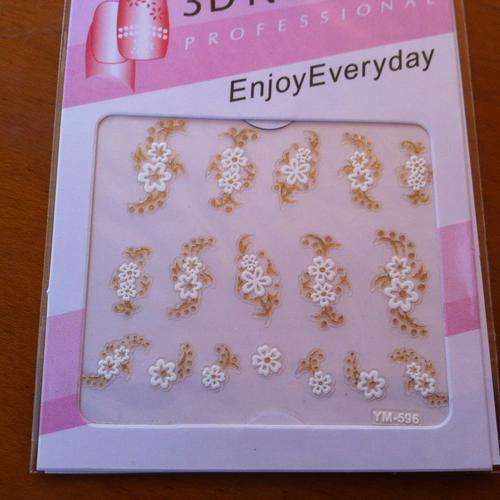 NAIL ART