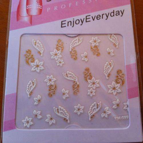 NAIL ART